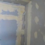 防音ブースとお部屋の壁の間はどうあるべきか
