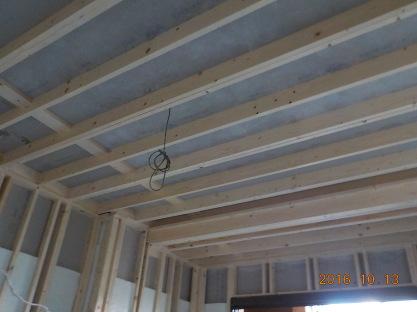 大きめの防音室の天井部分の組み立て完了