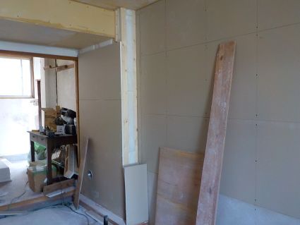 お部屋の中に新しい防音室を作るスーパーストラクチャー壁編｜ 内側の一枚目の壁を張る