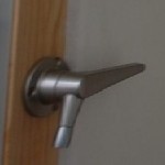 引き寄せ錠
