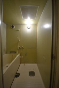 専用防音室とセットのロフト付きのお部屋にトイレを新設してセパレートタイプニしました。トイレを取りました
