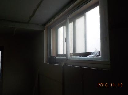 大きめの防音室の防音室の窓